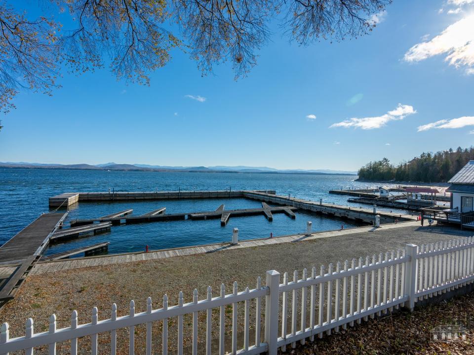 Essex Marina-24