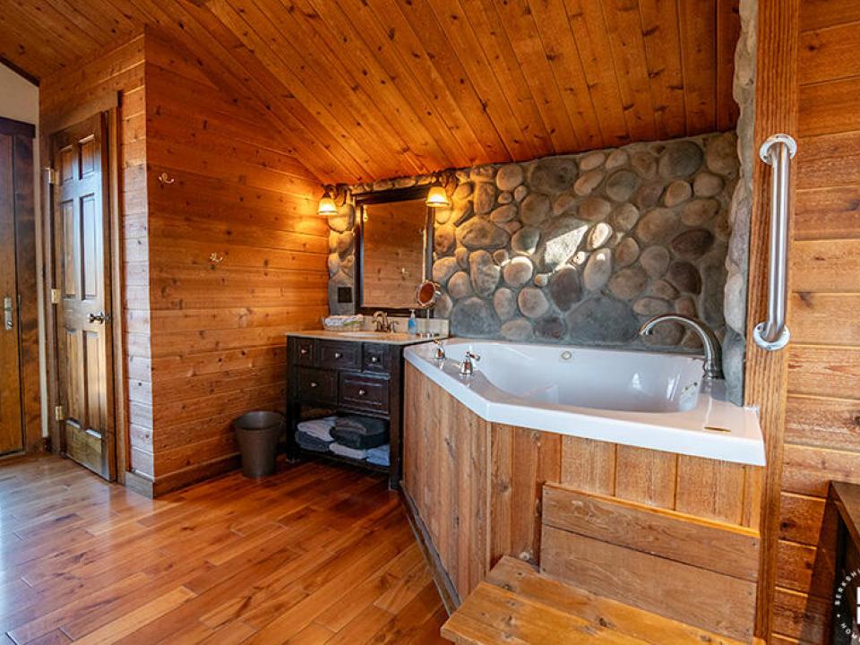 CampBeaverCreekInWilmington_Bedroom1_Jac