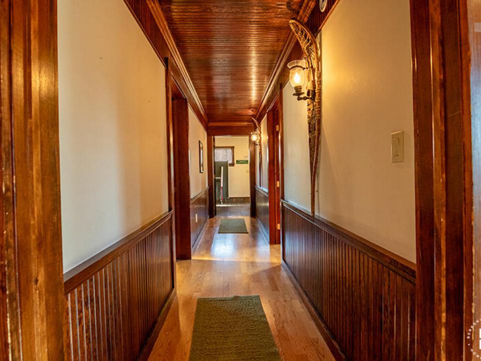 CampBeaverCreekInWilmington_Hallway