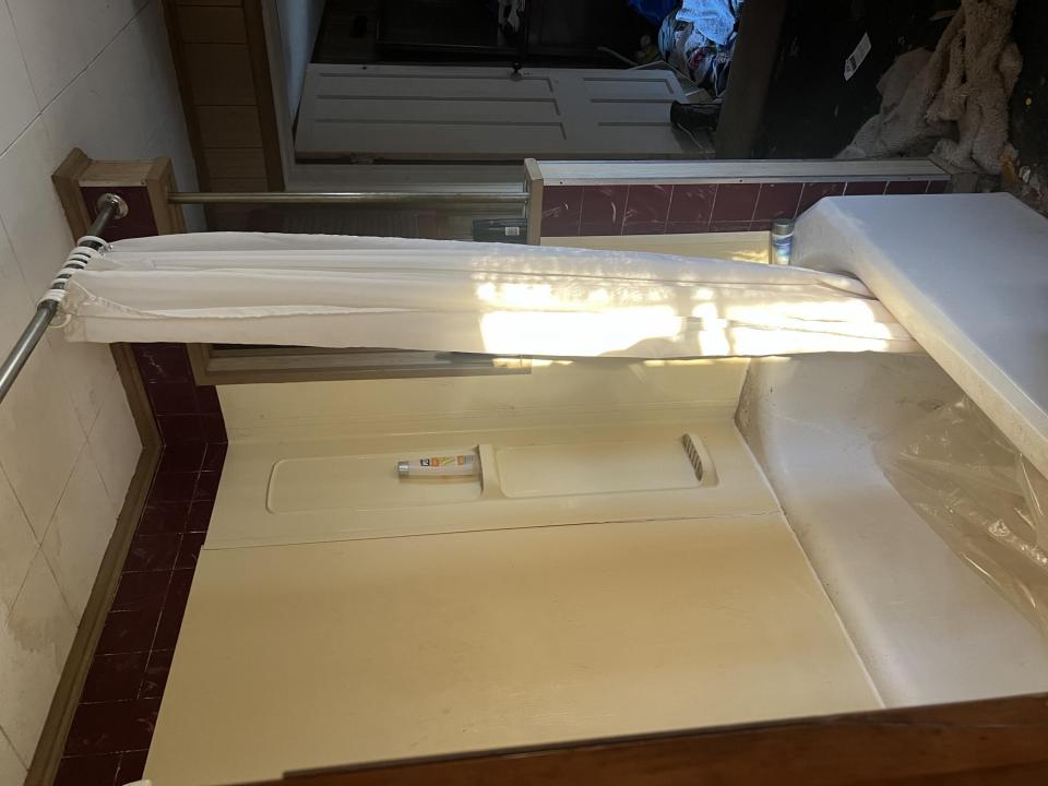 8F870349-DAE4-476B-B7A8-68CC94A2F557