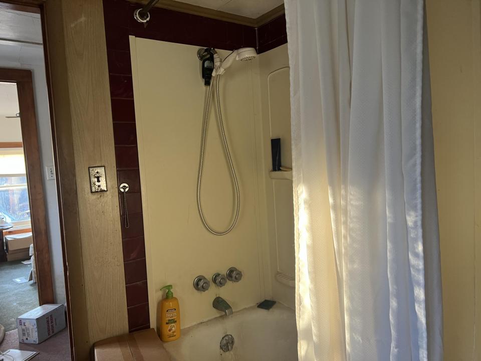 CFF23603-ED91-4D0C-BCD4-948AEAD3B3AC