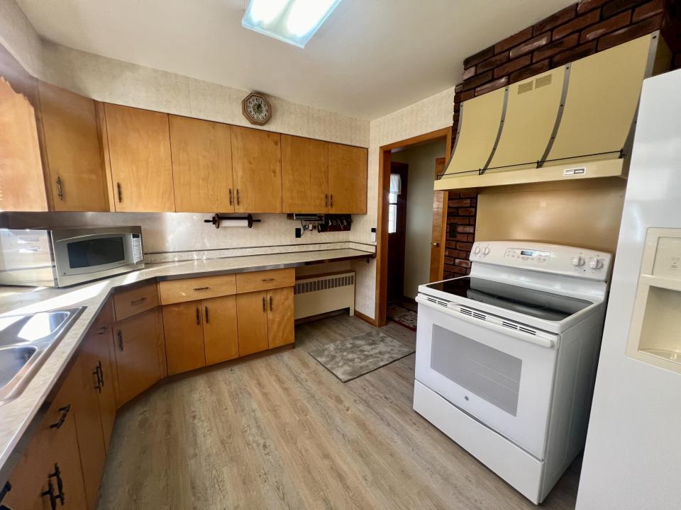 12 Bloomer Street, Altona, NY