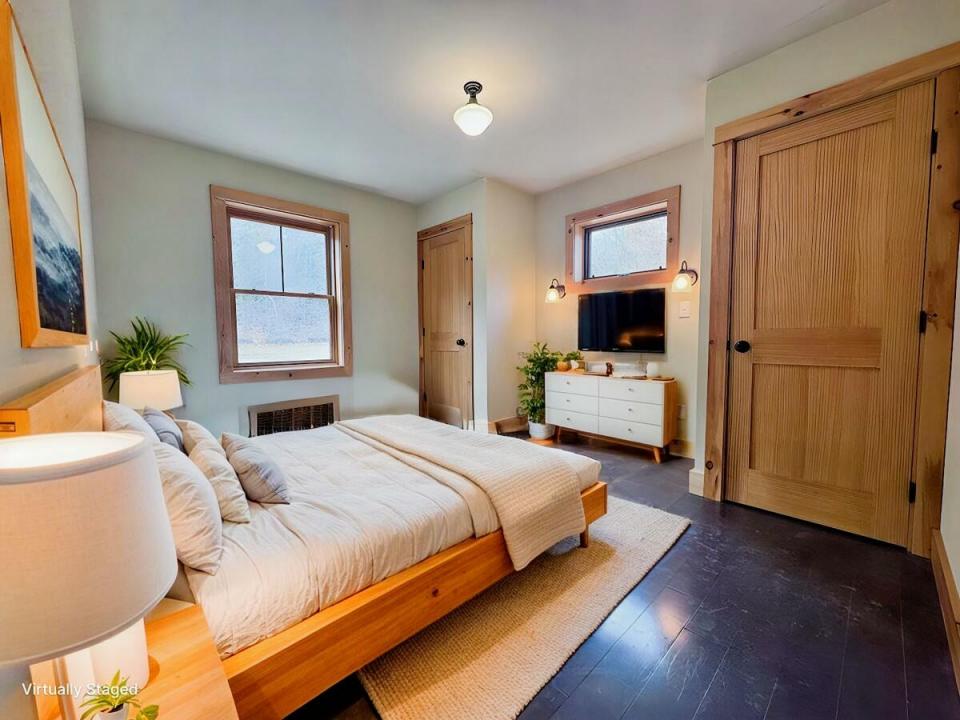 FIRST FLOOR BEDROOM