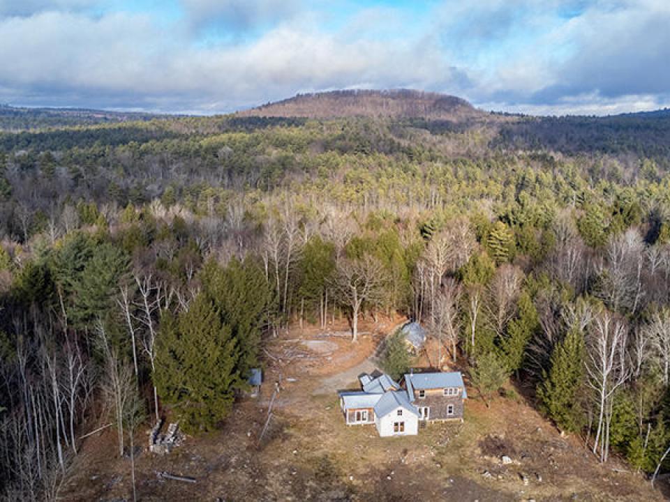 EssexHomeNestledInTheWoods_A_Exterior_Ba