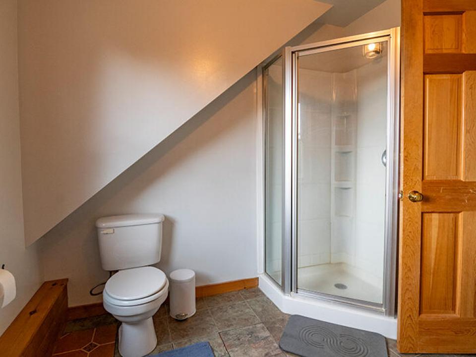 EssexHomeNestledInTheWoods_Bathroom2_Sho