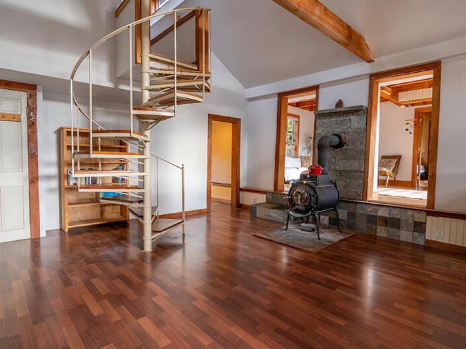 EssexHomeNestledInTheWoods_DiningRoom_Wo