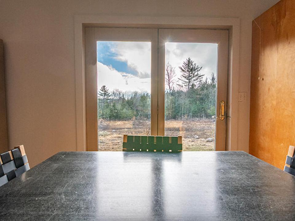 EssexHomeNestledInTheWoods_Kitchen_Table