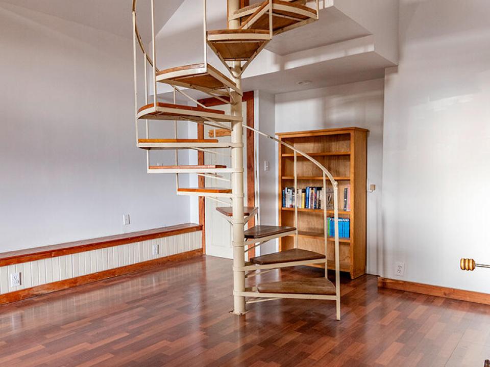 EssexHomeNestledInTheWoods_Staircase_V