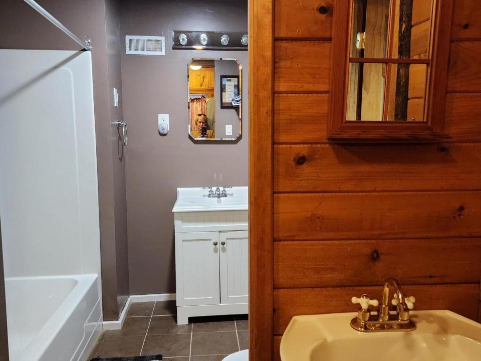 Lower Level Bath