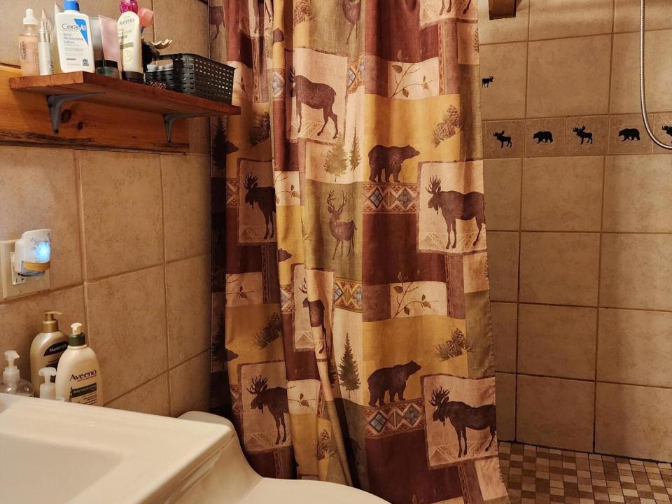 2nd Level Bath