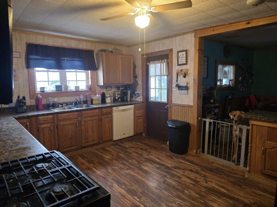 brown kitchen 2