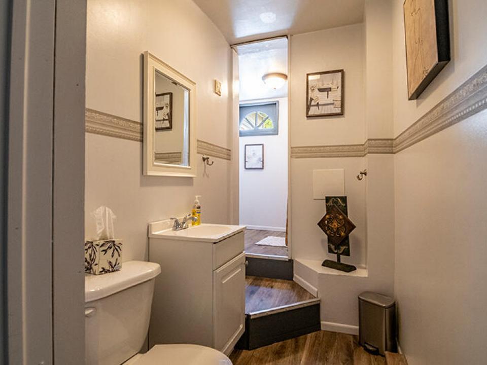 ApartmentOnSentinelRoad_Bathroom