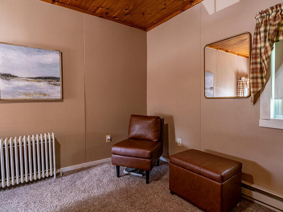 ApartmentOnSentinelRoad_Bedroom1_Chair