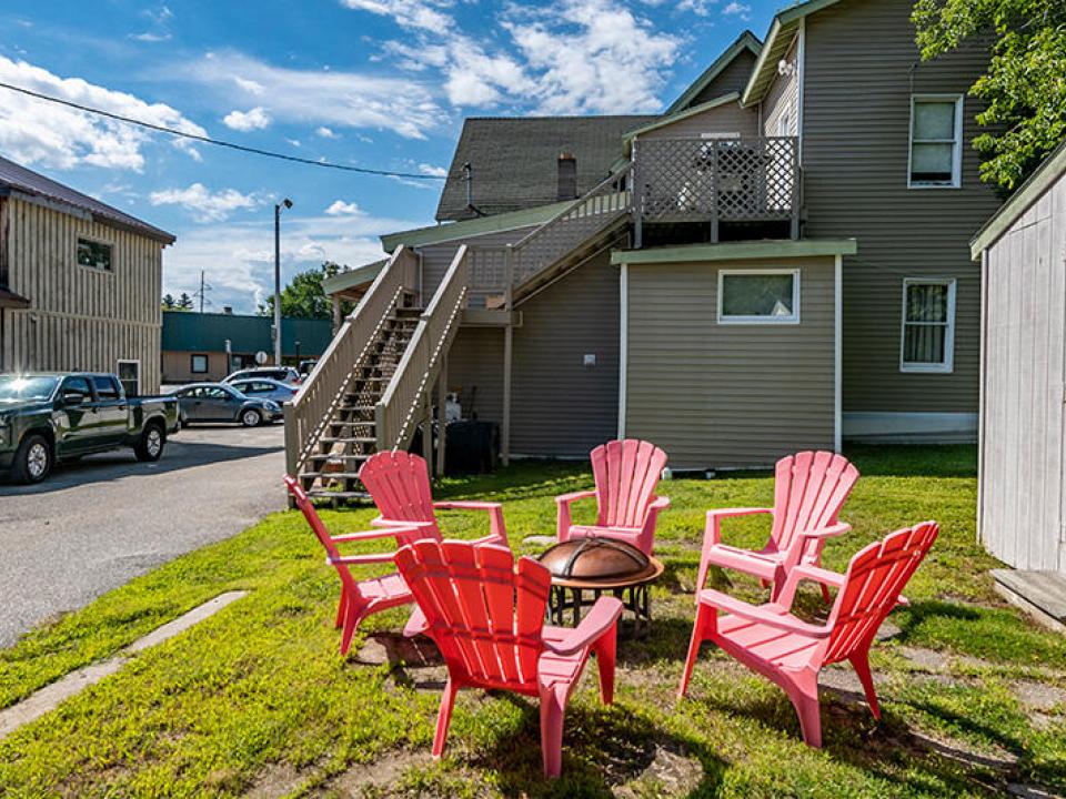 ApartmentOnSentinelRoad_FirePit_Deck