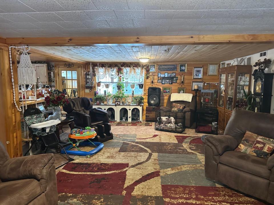 37 Fields Way livingroom 2
