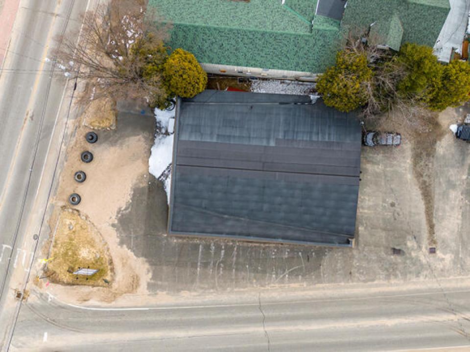 CrossfitBuilding_April_A_Above