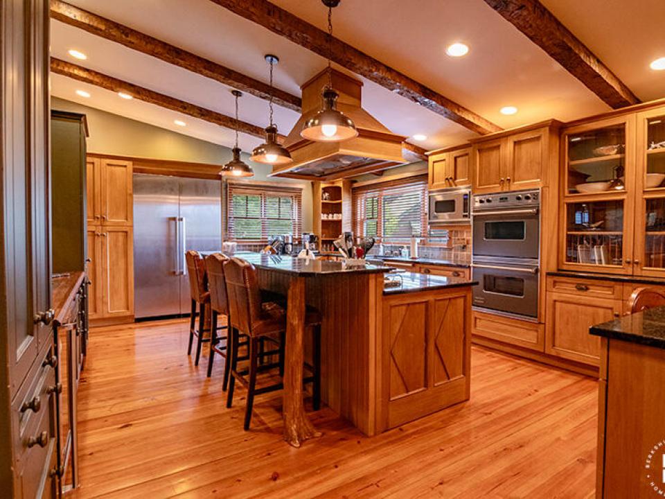 HillsideCondoWithWhitefaceMountainViews_