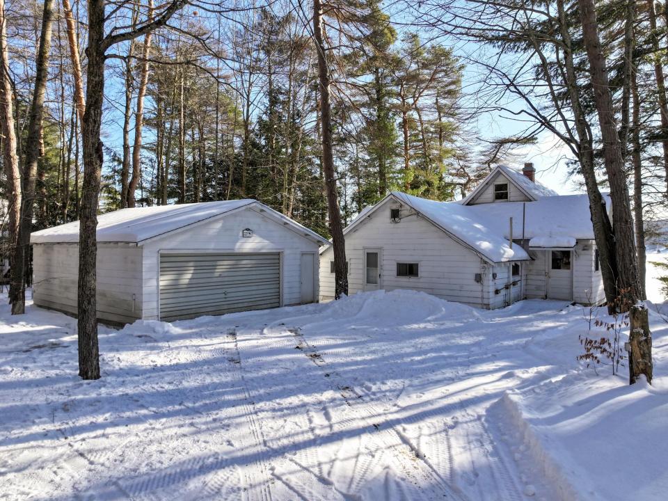 Stork's Rest Driveway with Garage