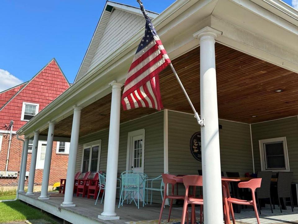 WB 237 Porch BIG 2