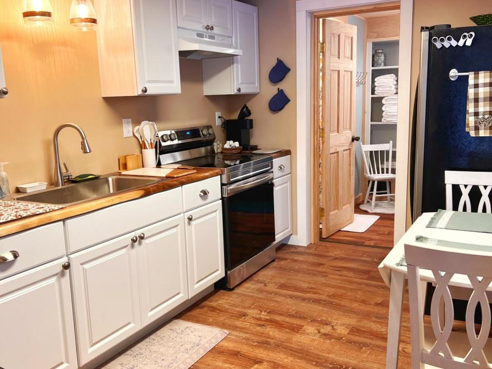 1st FL Kitchen 4