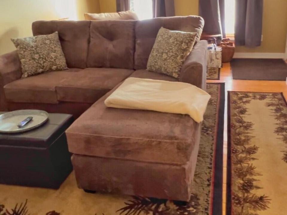 1st FL A Living Room 2