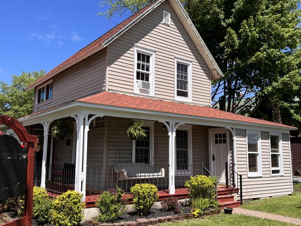 Exterior Summer 2