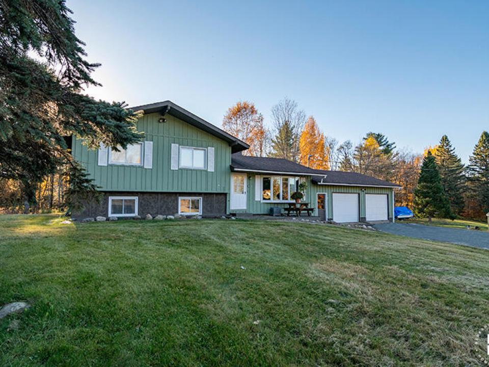 RenovatedLakePlacidHomeOnJerseyDr_Exteri