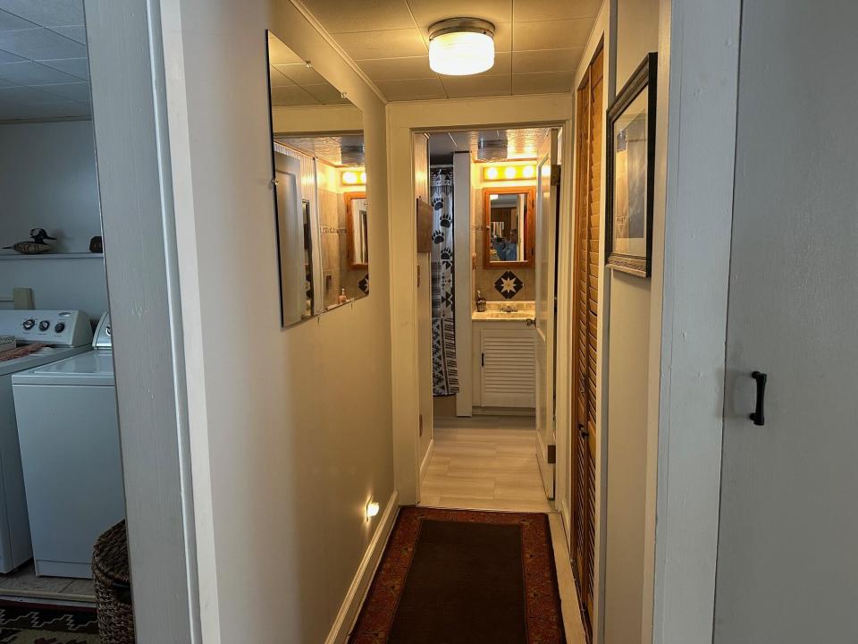 92 Arnold Rd Hall