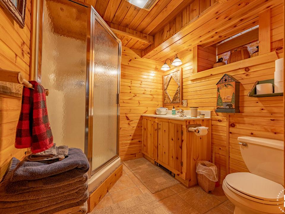CampStillwaters_Spring_Bathroom3