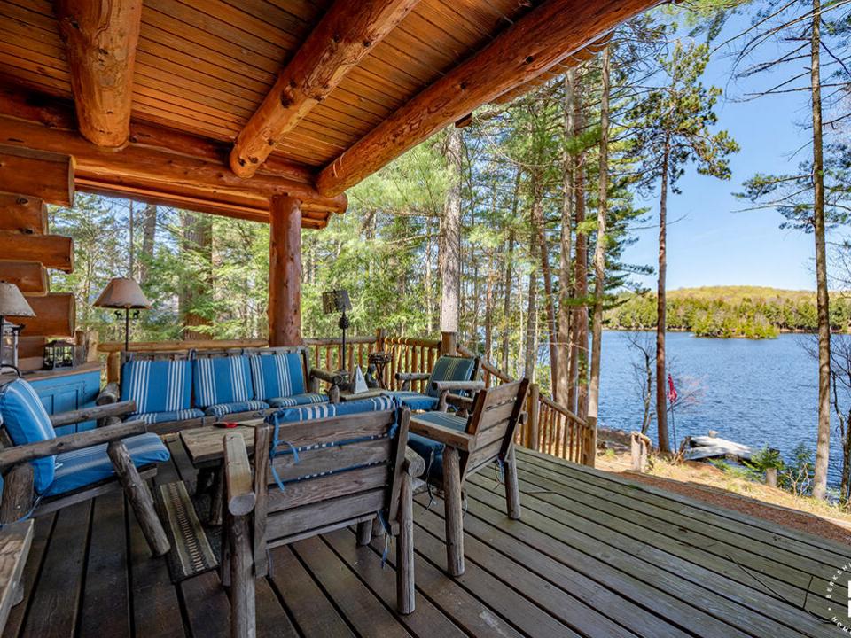 CampStillwaters_Spring_CoveredPorch_L