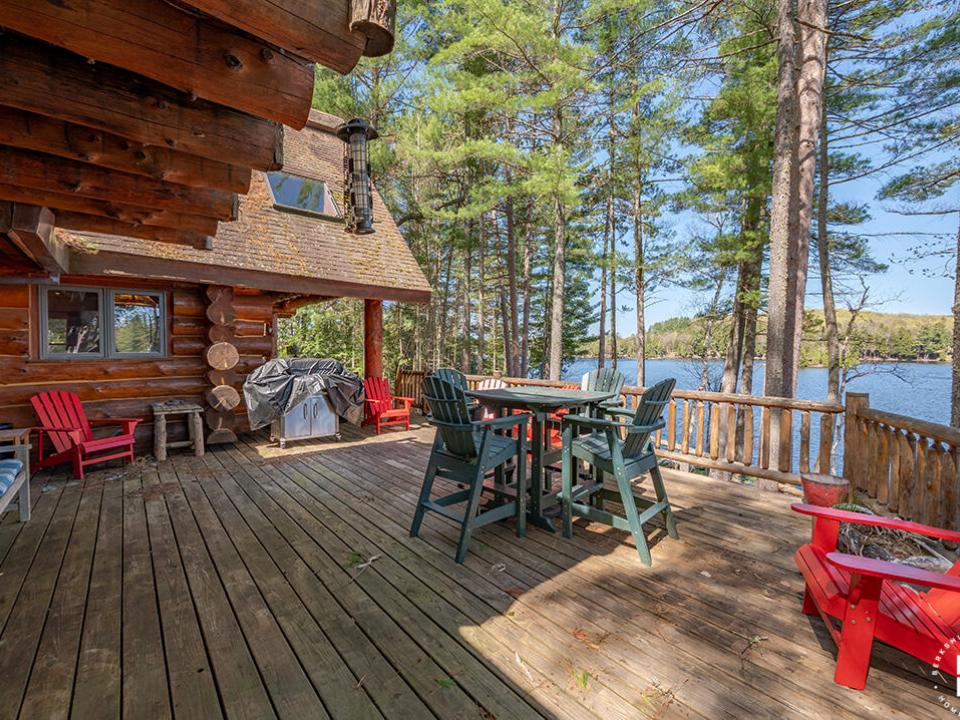 CampStillwaters_Spring_Deck