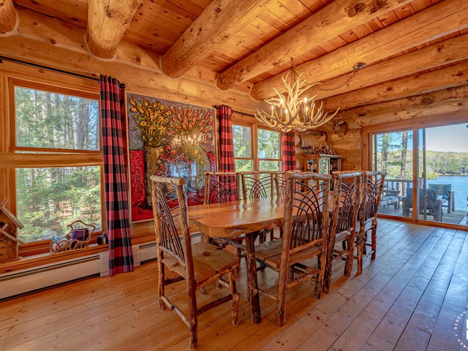 CampStillwaters_Spring_DiningRoom