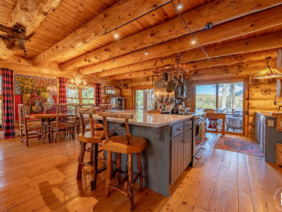 CampStillwaters_Spring_Kitchen_BB_Right