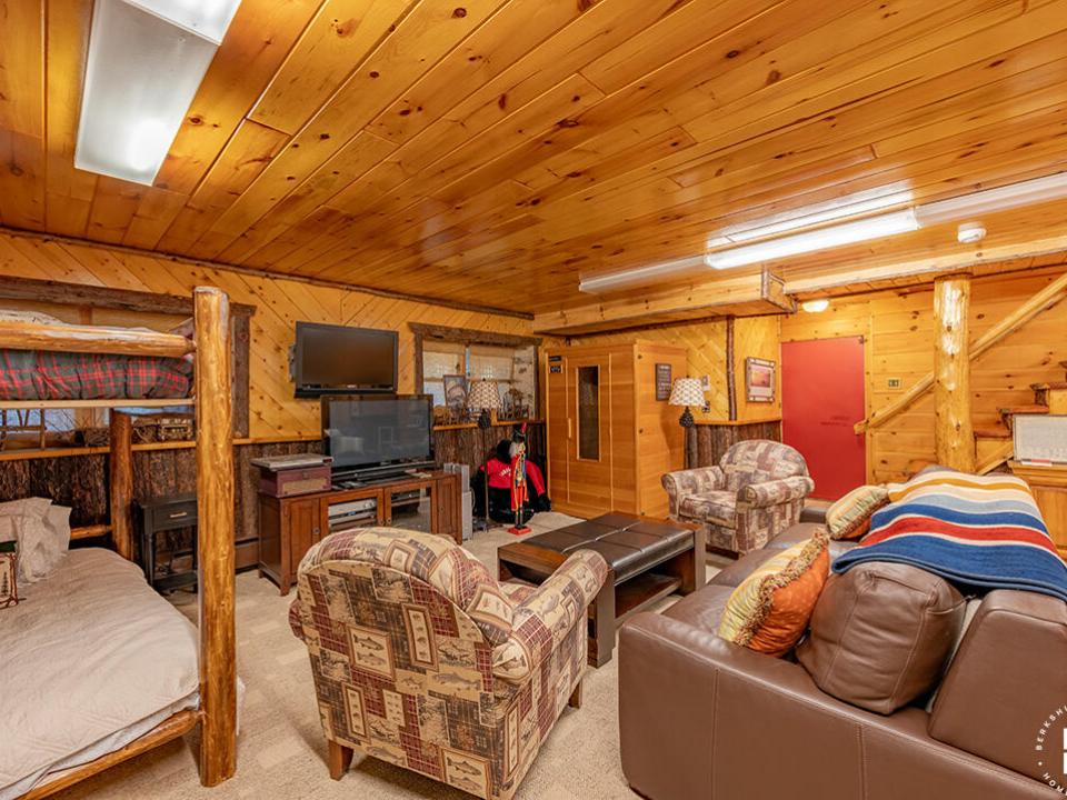 CampStillwaters_Spring_LowerLevel_L