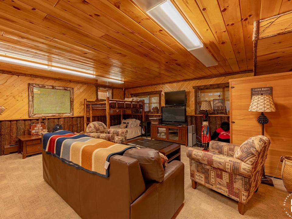 CampStillwaters_Spring_LowerLevel_R