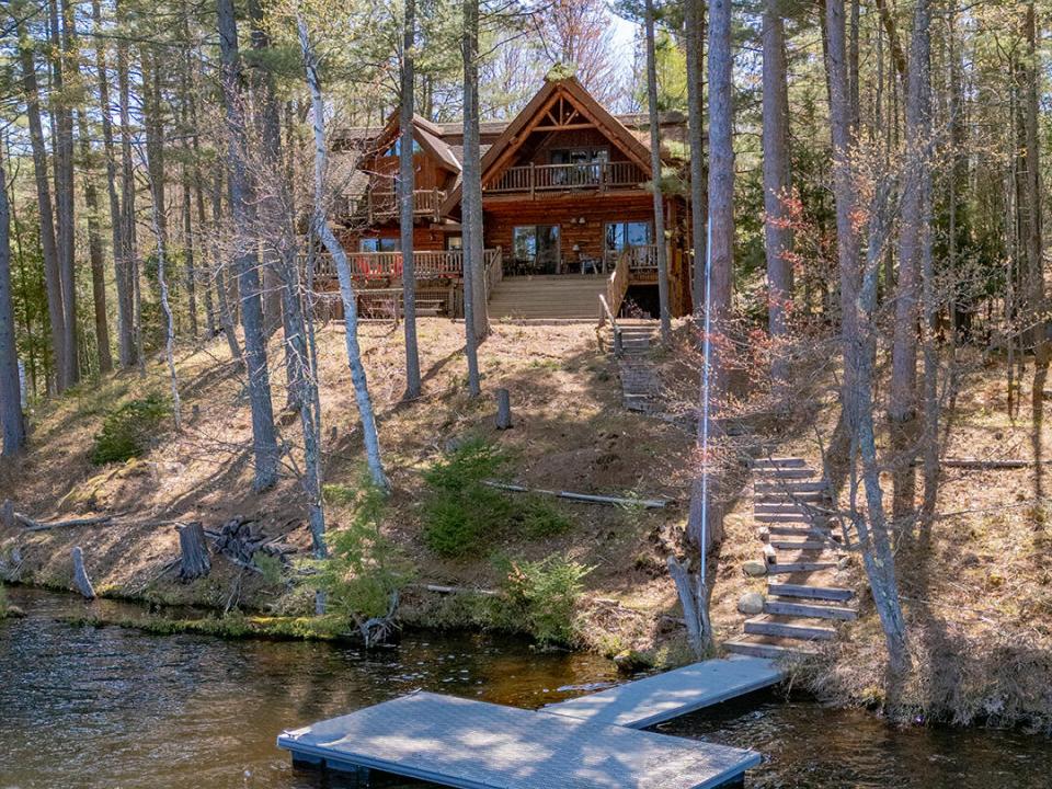 CampStillwaters_Spring_A_Exterior_Back_D