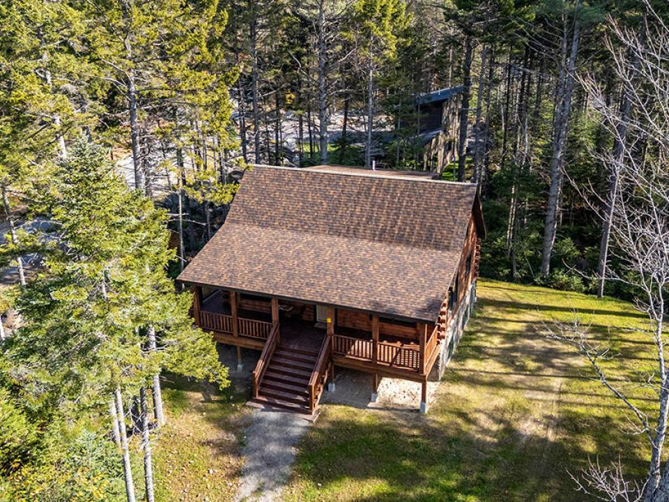 NewlyContructedLogHomeInLP_A_Exterior_Mi