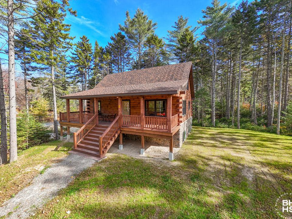 NewlyContructedLogHomeInLP_A_WA_Exterior