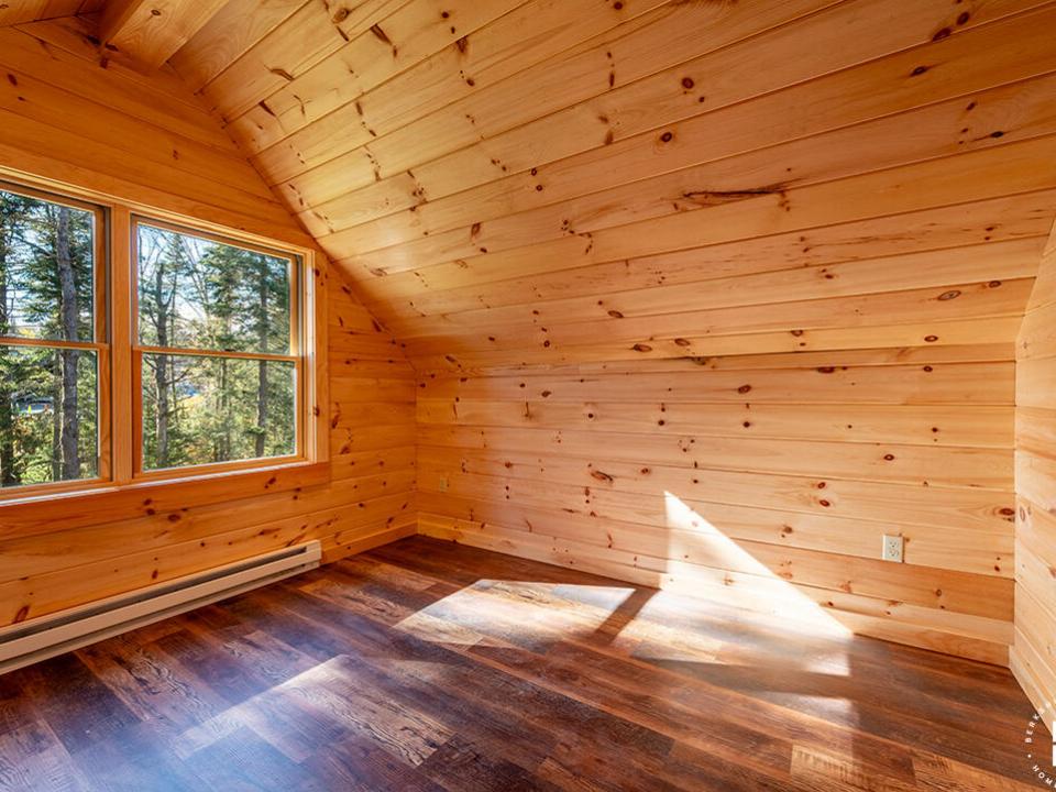 NewlyContructedLogHomeInLP_Bedroom2