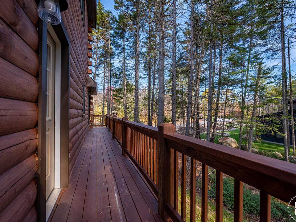 NewlyContructedLogHomeInLP_Deck_Back