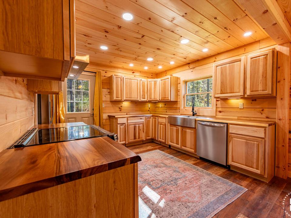 NewlyContructedLogHomeInLP_Kitchen_L