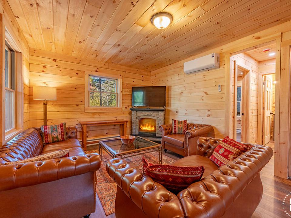 NewlyContructedLogHomeInLP_LR