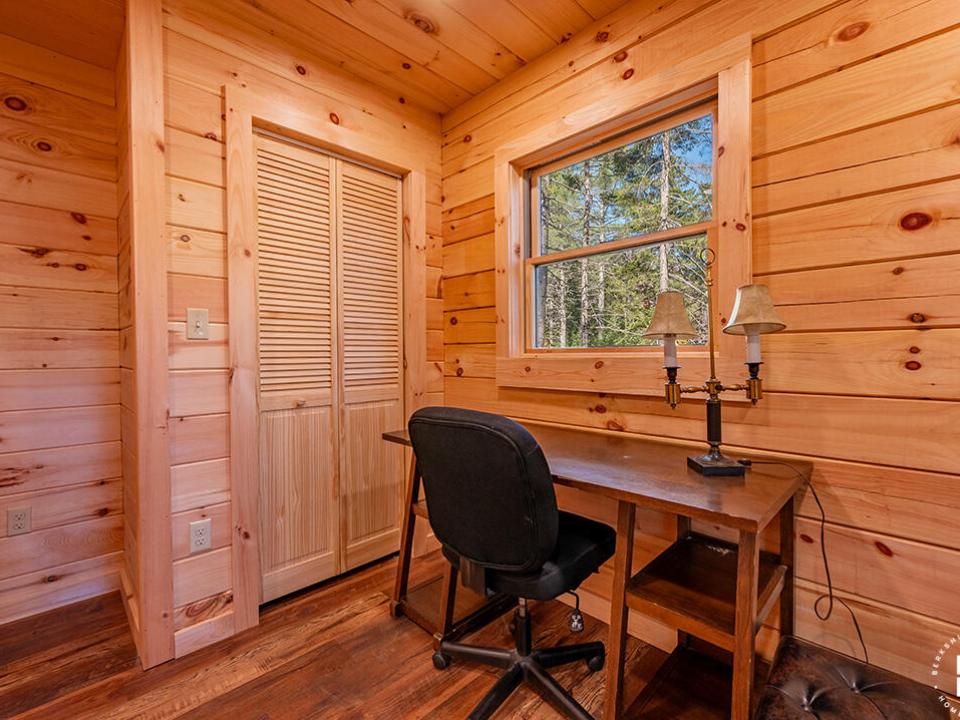 NewlyContructedLogHomeInLP_Office_Bedroo