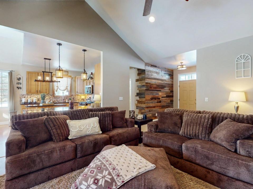 385 Flat Rock Road, Malone, NY