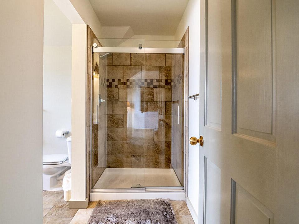 Bath_Bedroom_Main_1