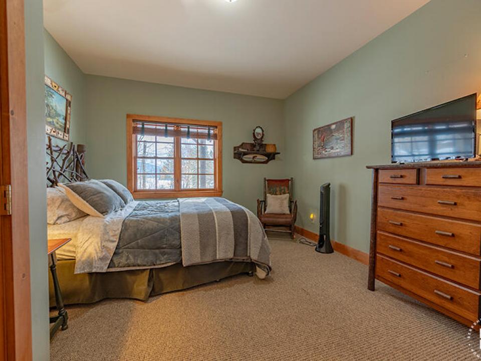 CustomBuiltADKHomeOnOverlook_Bedroom3_TV