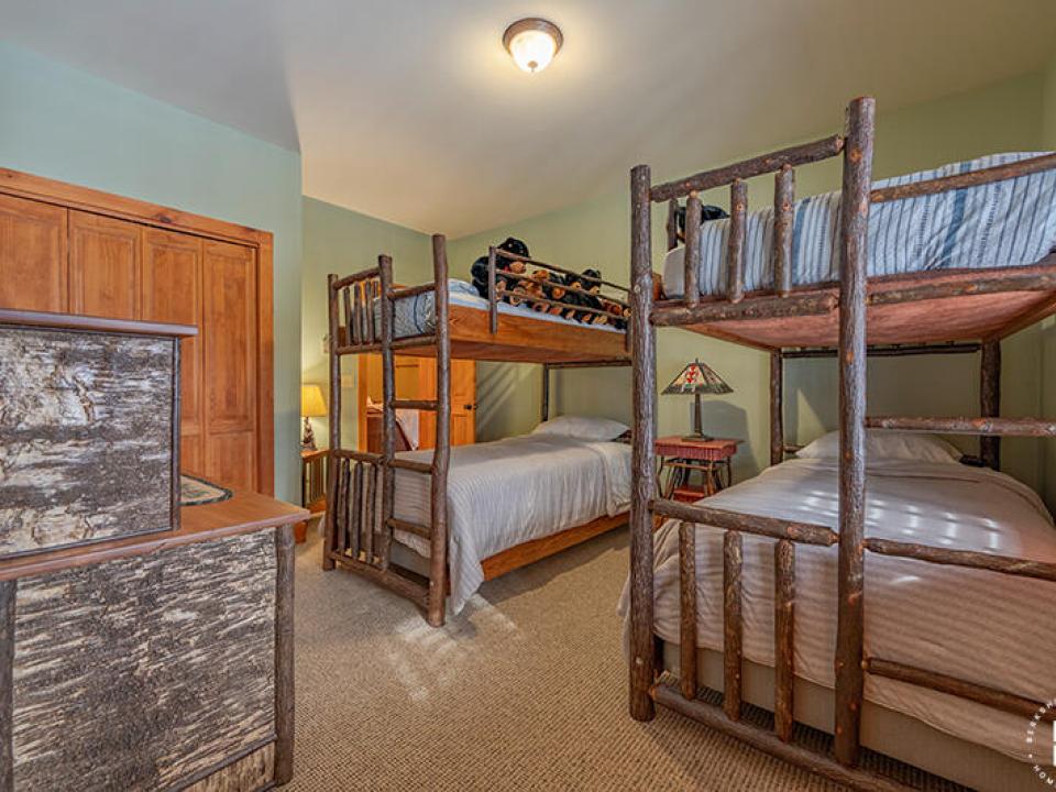 CustomBuiltADKHomeOnOverlook_Bedroom4_Fr