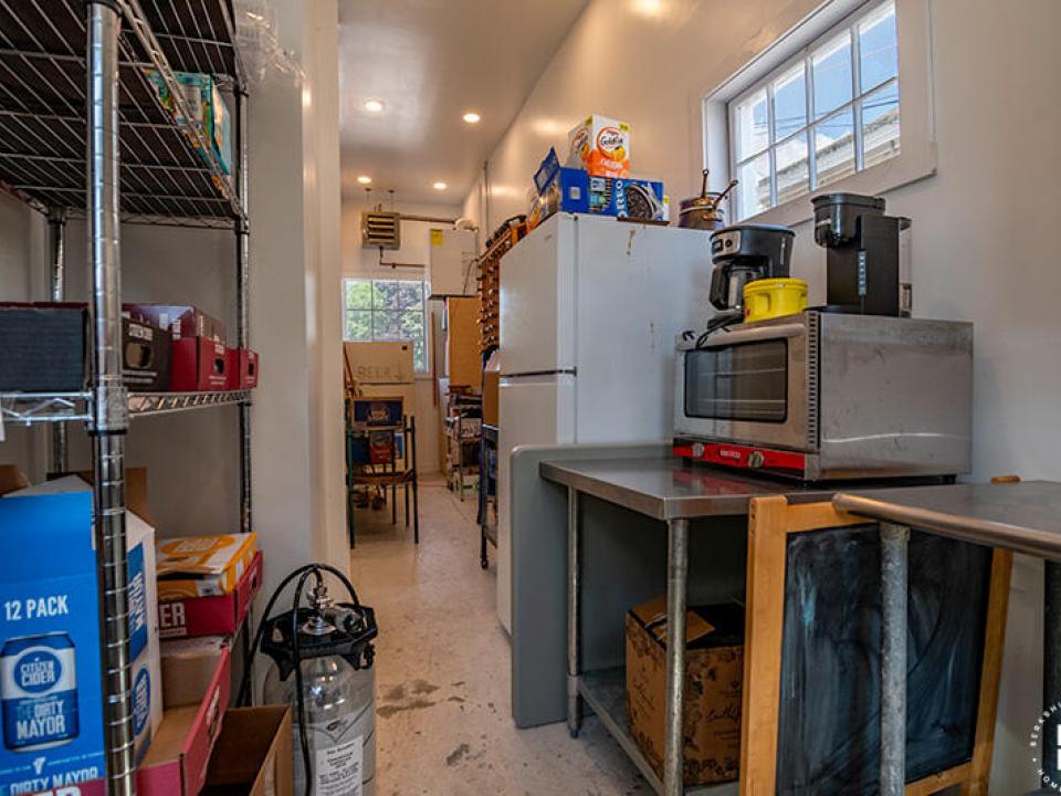 BarnDoorTavernInEssex_StorageArea