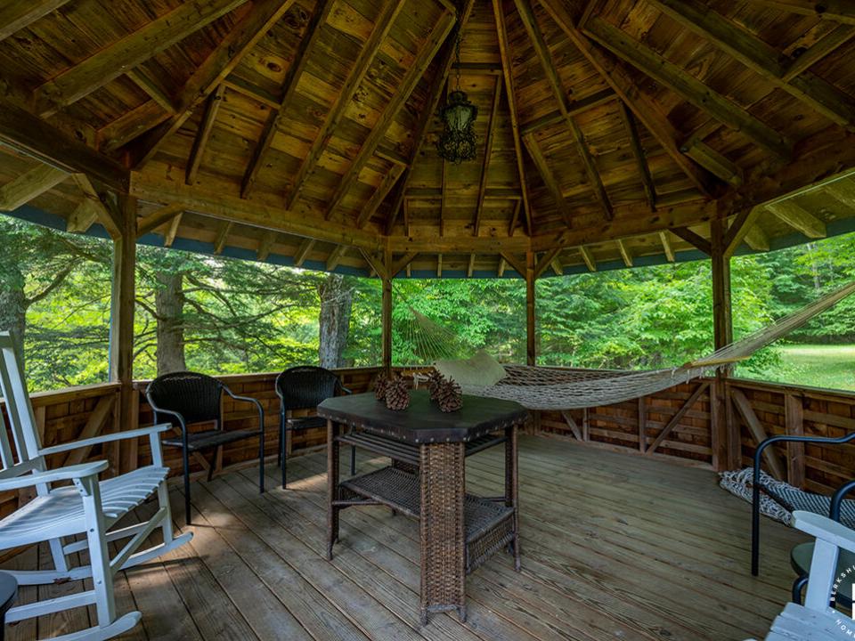 TheBlacksmithHouse_Gazebo_Interior