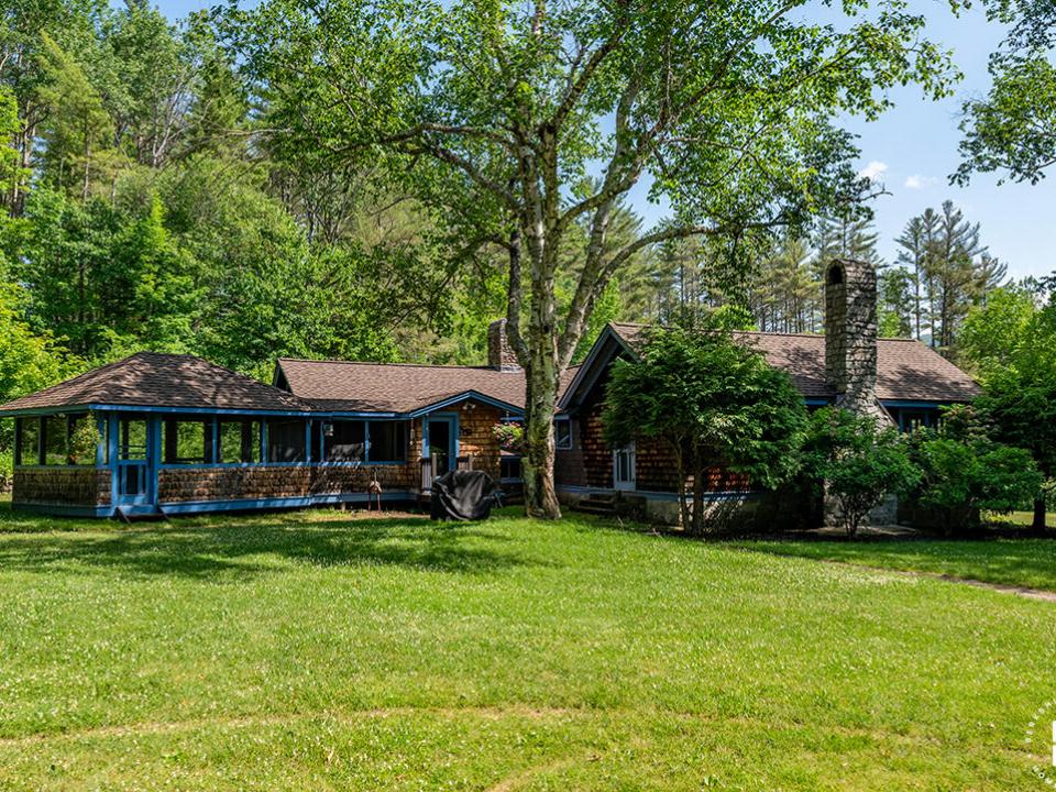 TheBlacksmithHouse_MH_Back